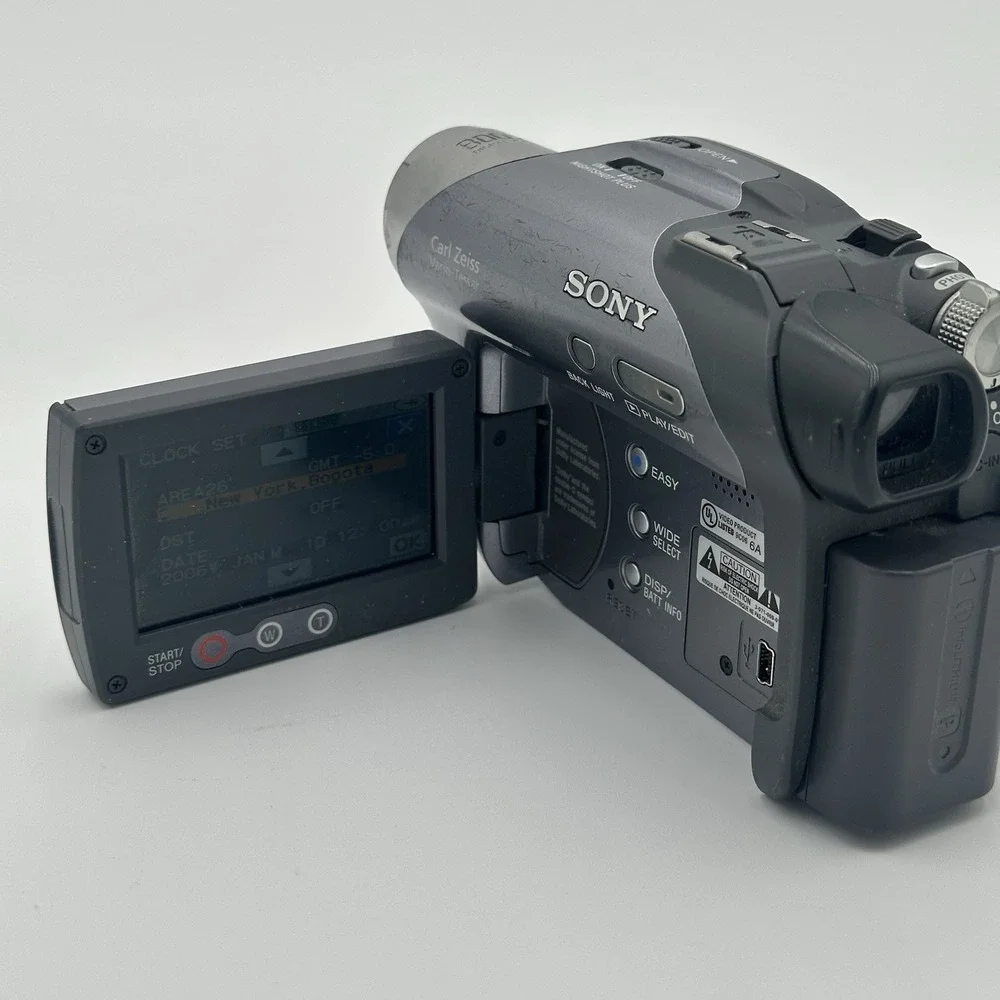 Sony DCR-DVD305 Handycam Camcorder With Original Box & SD Card Mega Pixel